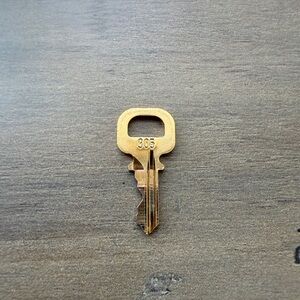 Authentic Louis Vuitton Gold Key # 305